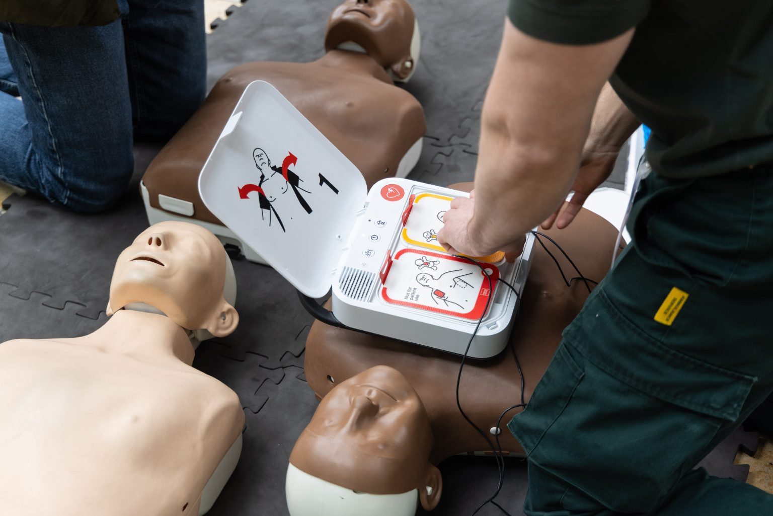 LONDON AMBULANCE CHARITY GIVEN BOOST IN ‘DEFIB DESERTS’ CAMPAIGN